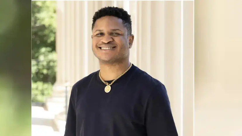 Nigerian Author Jerry Folafe